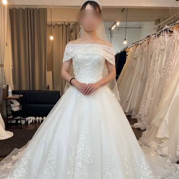 エニーブライダル ドレス パニエ付き プリンセス。パニエなしでも着れるドレスだった。もともと腰回りから