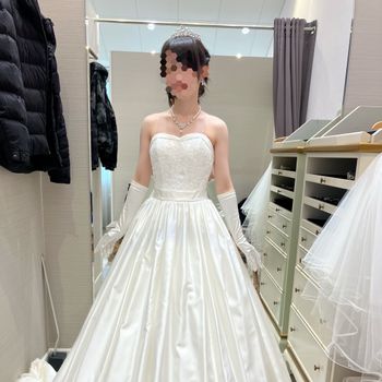 高級感のあるクラシカルドレス