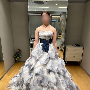 香水瓶のようなお洒落ドレス