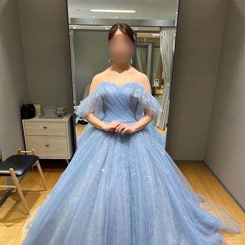 キラキラ可愛い水色ドレス