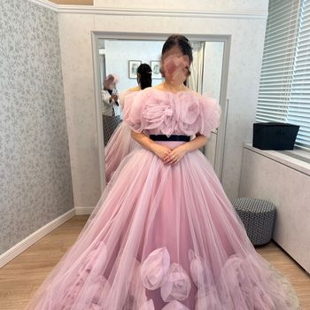 大胆なお花が可愛いドレス