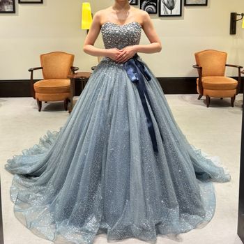 キラキラブルードレス