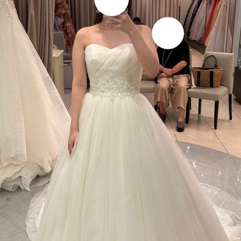 ふんわりキラキラドレス