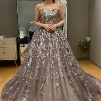 キラキラがかわいいグレードレス