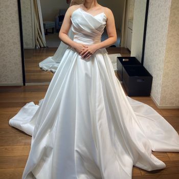 高級感あふれるシンプルドレス