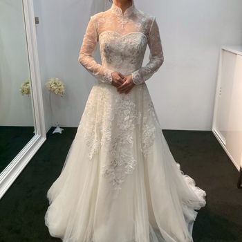 クラシカルで上品なドレス