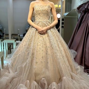 人気のベージュ衣装