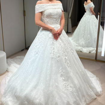 光沢のあるドレス