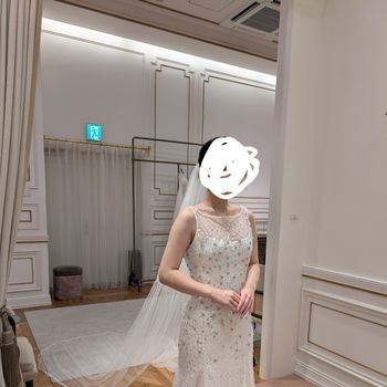 ビジューたっぷりでキラキラ