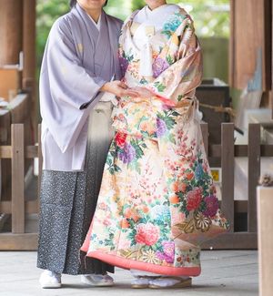 豪華絢爛　色打掛　刺繍　錦糸　和装 婚礼 結婚式　ピンク　美品 白無垢 ちりめん金刺繍鶴 牡丹 松竹梅 - レンタルドレス・衣装