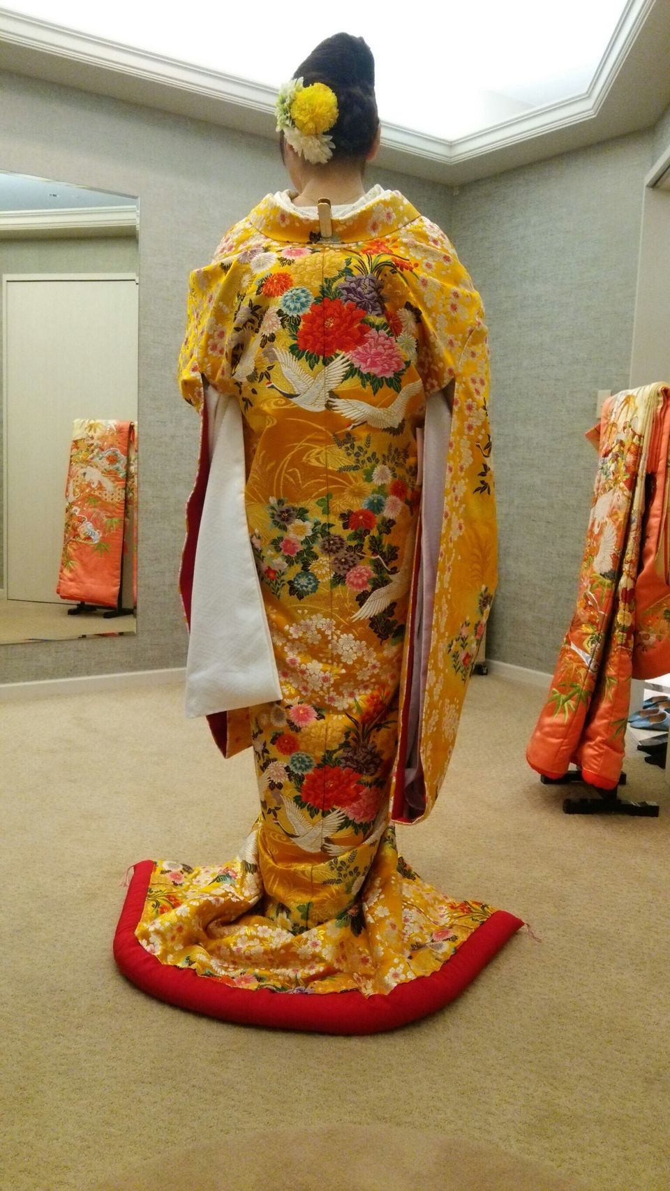 陽の光が当たる屋内神殿式