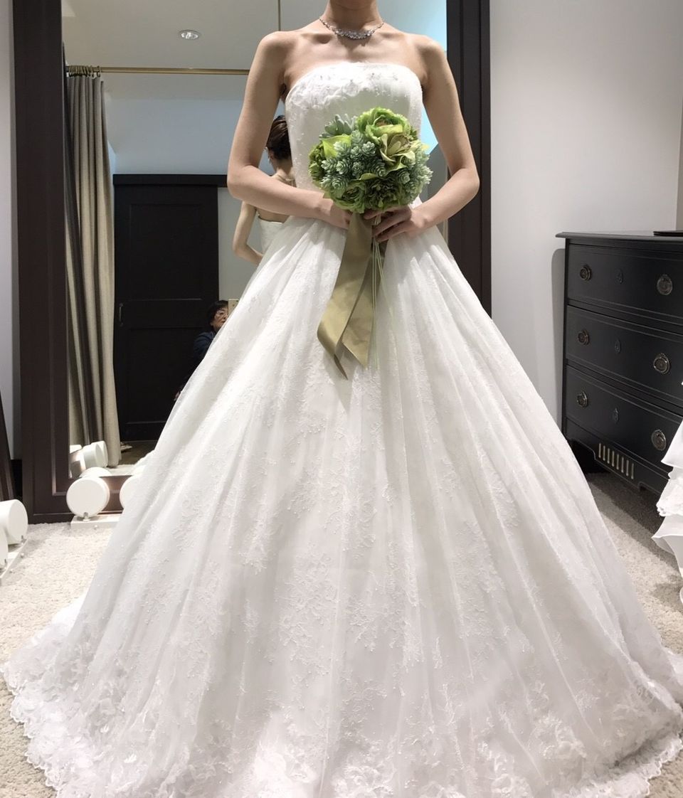 レースが素敵なプリンセスドレス