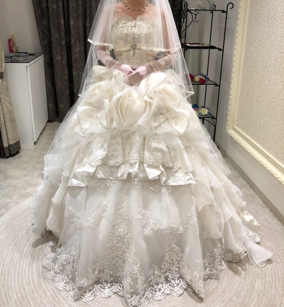神田うのさん、ウェディングドレス