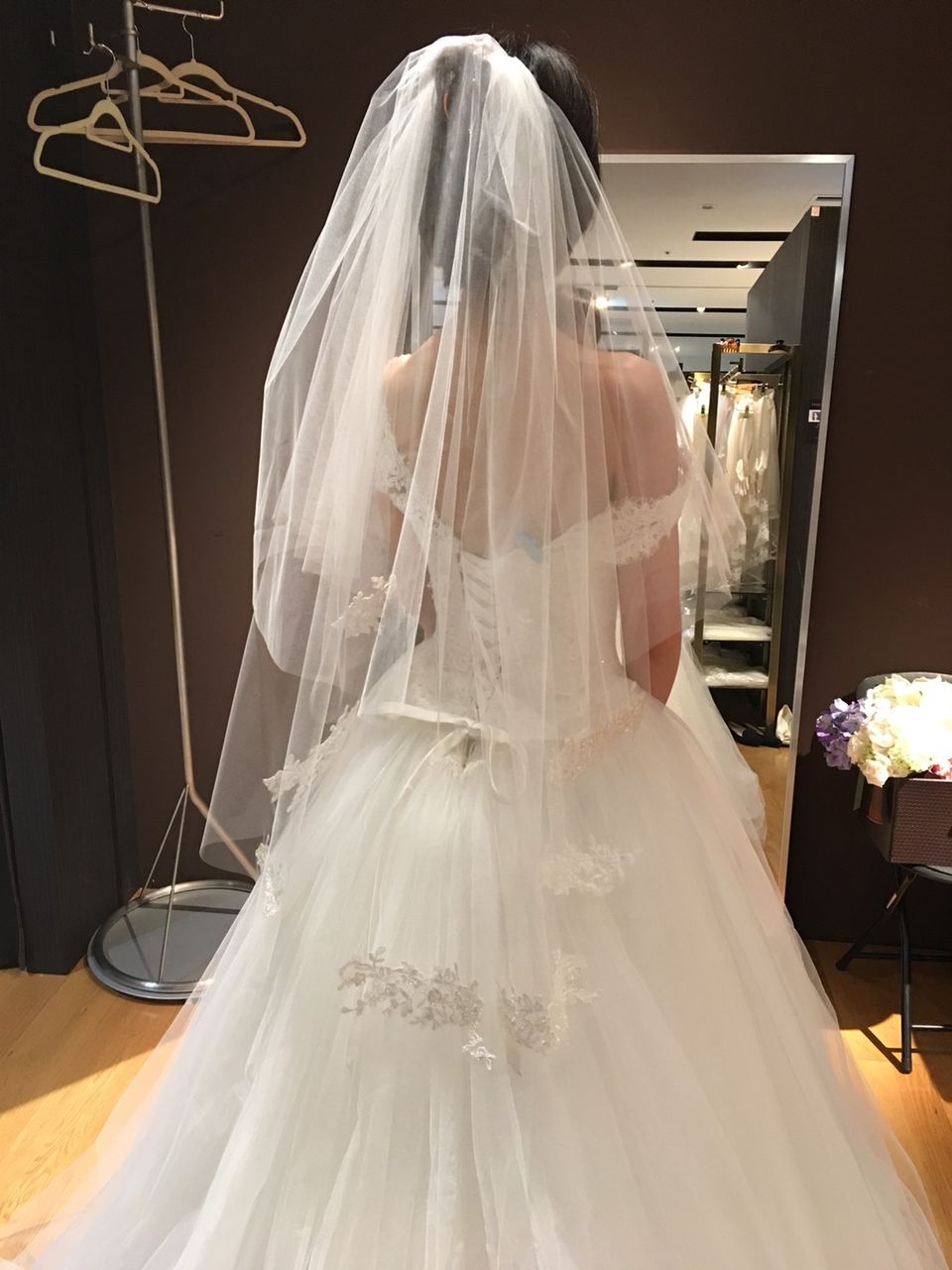 シンプルで大人っぽいドレス