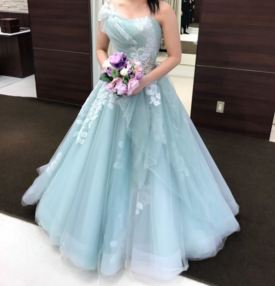 落ち着いた大人ドレス