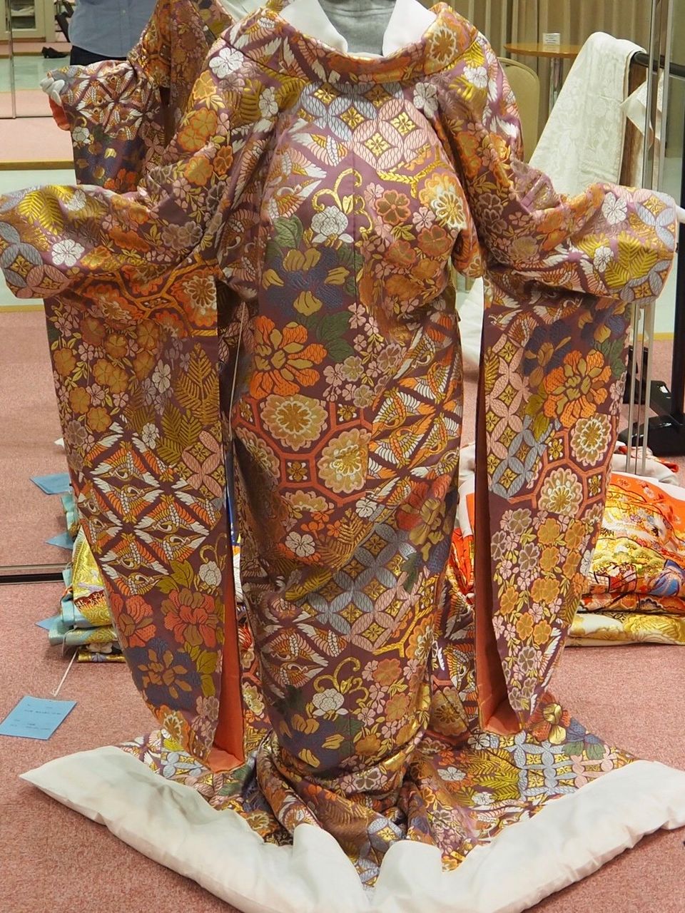 珍しい色合いの色打掛