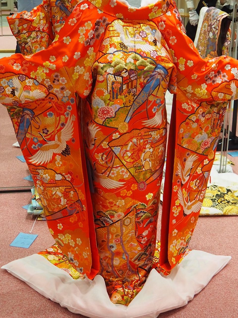 鮮やかな色打掛