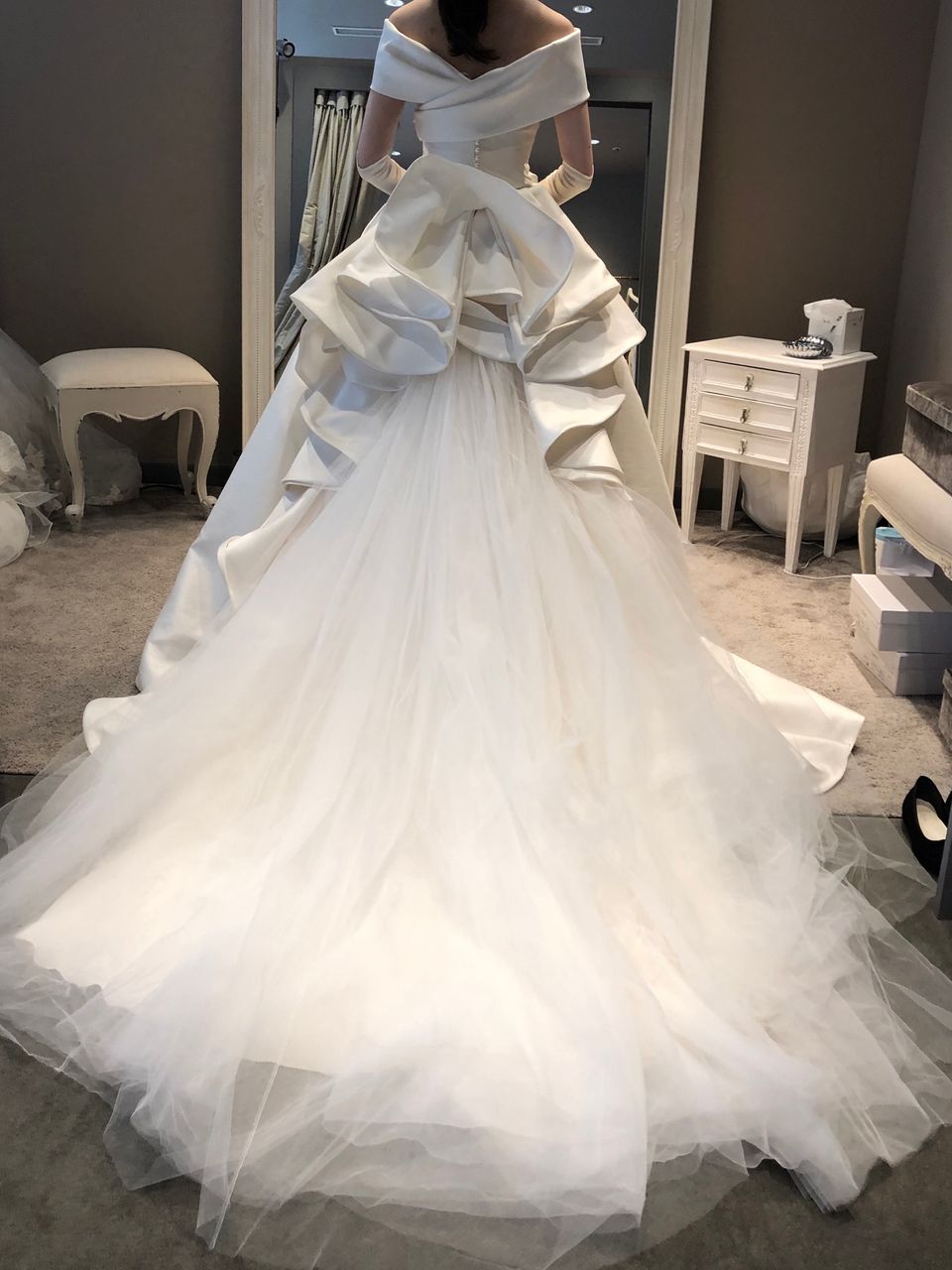 上品さと可愛らしさがあるドレス