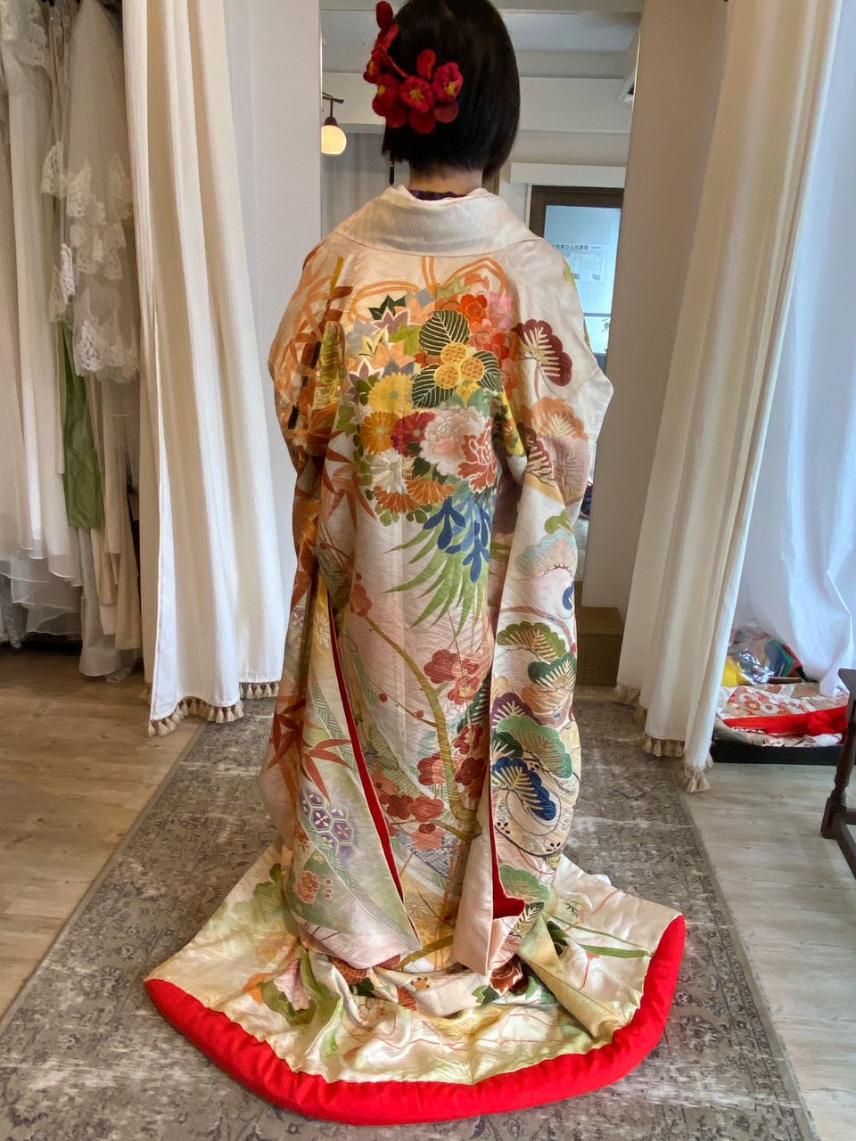 四季折々の花々が美しいアンティーク色打掛