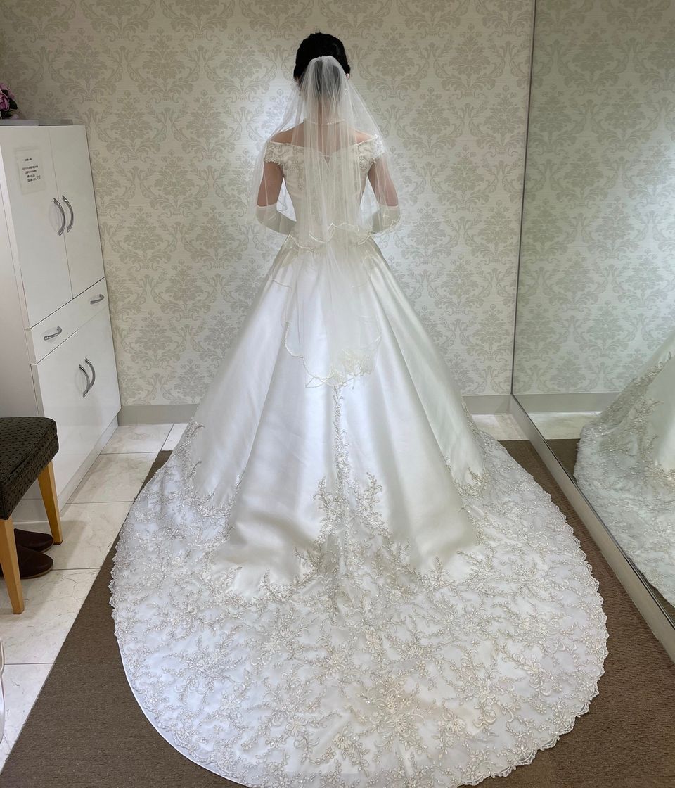クラシカルなAラインドレス