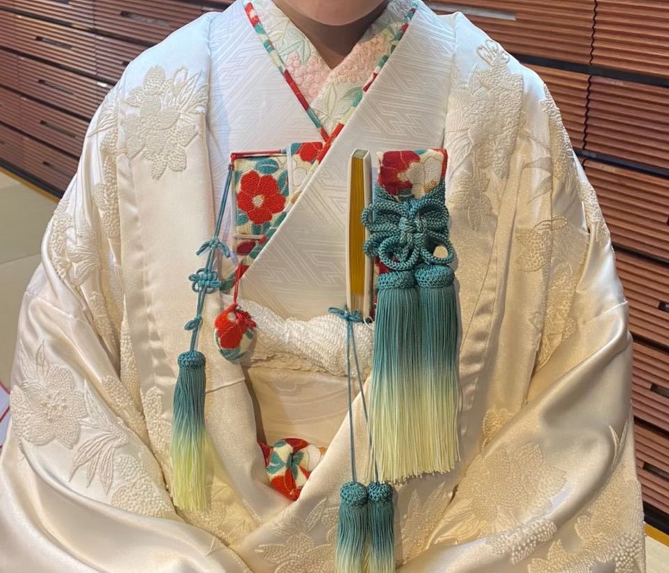 パールと刺繍が素敵な白無垢