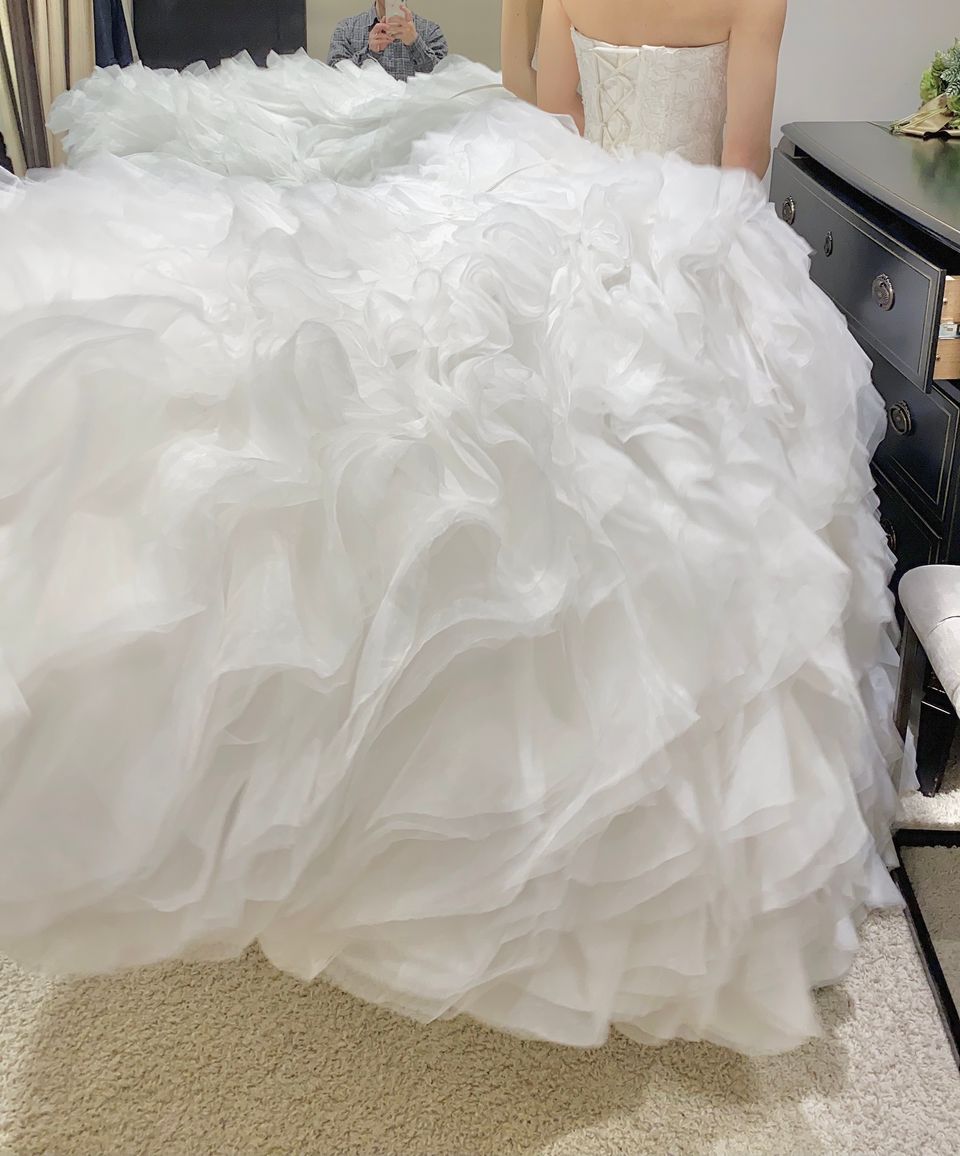 フリルのプリンセスドレス