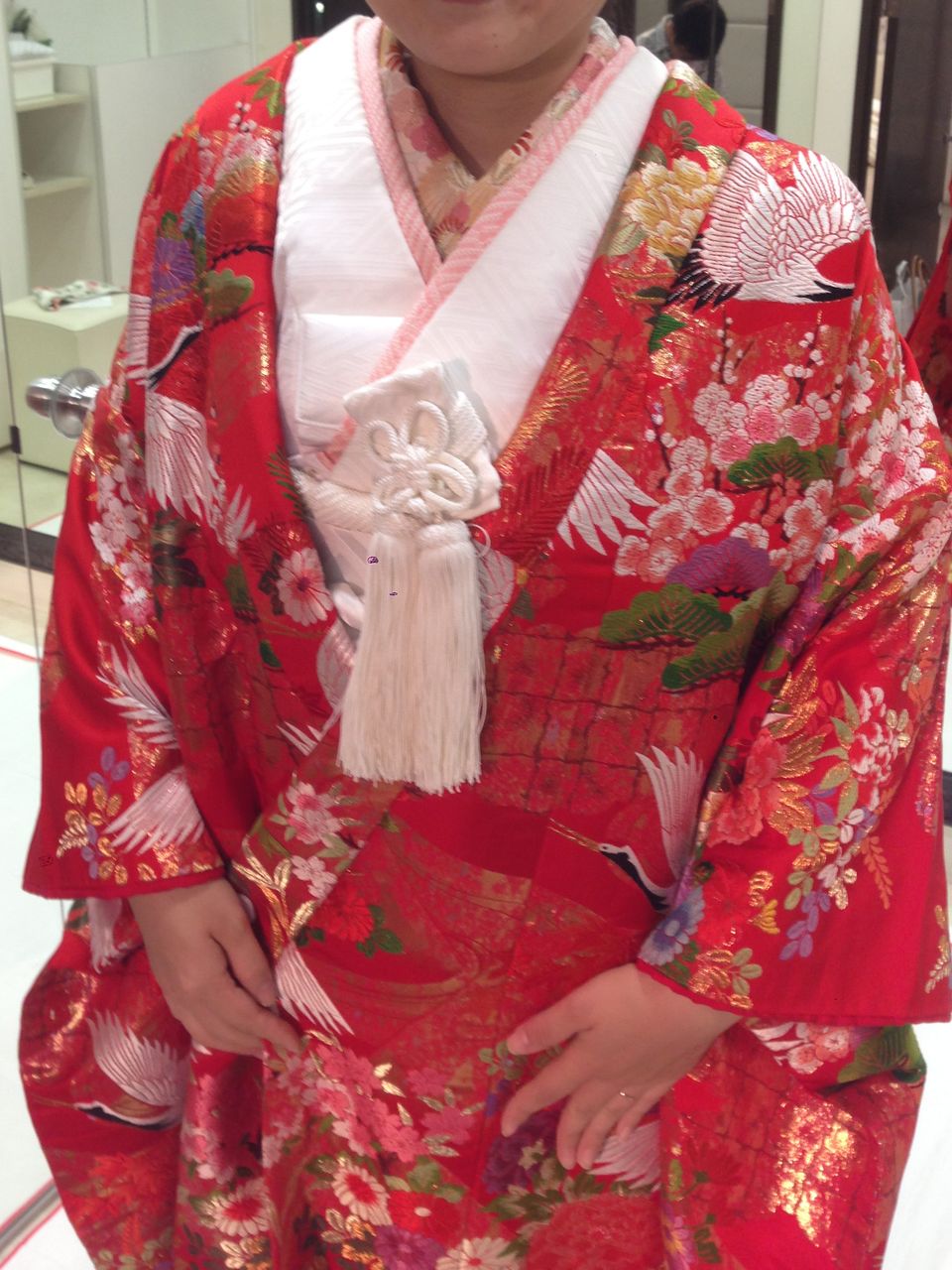 朱色で華やか過ぎなく上品にまとめました。