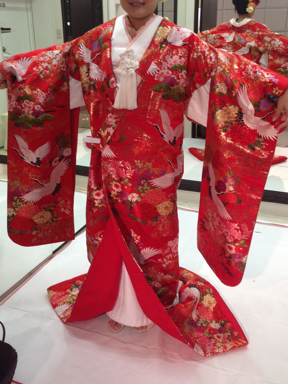 朱色で華やか過ぎなく上品にまとめました。