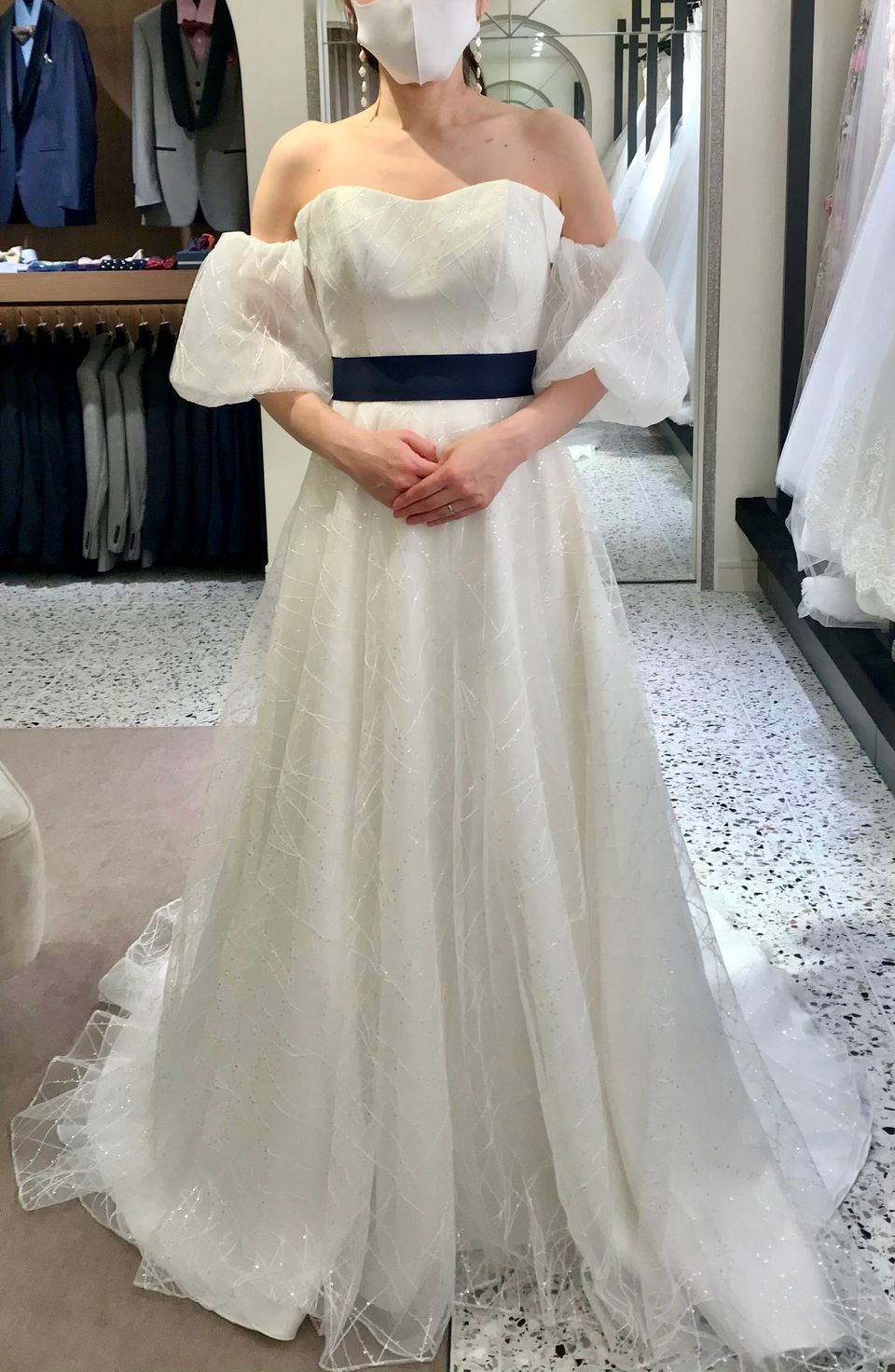 オフショルダースレンダーライン