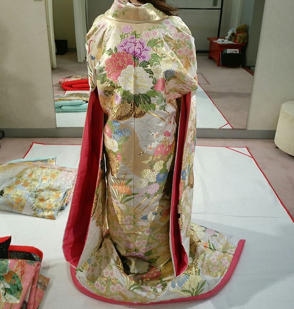 上品な花柄和装