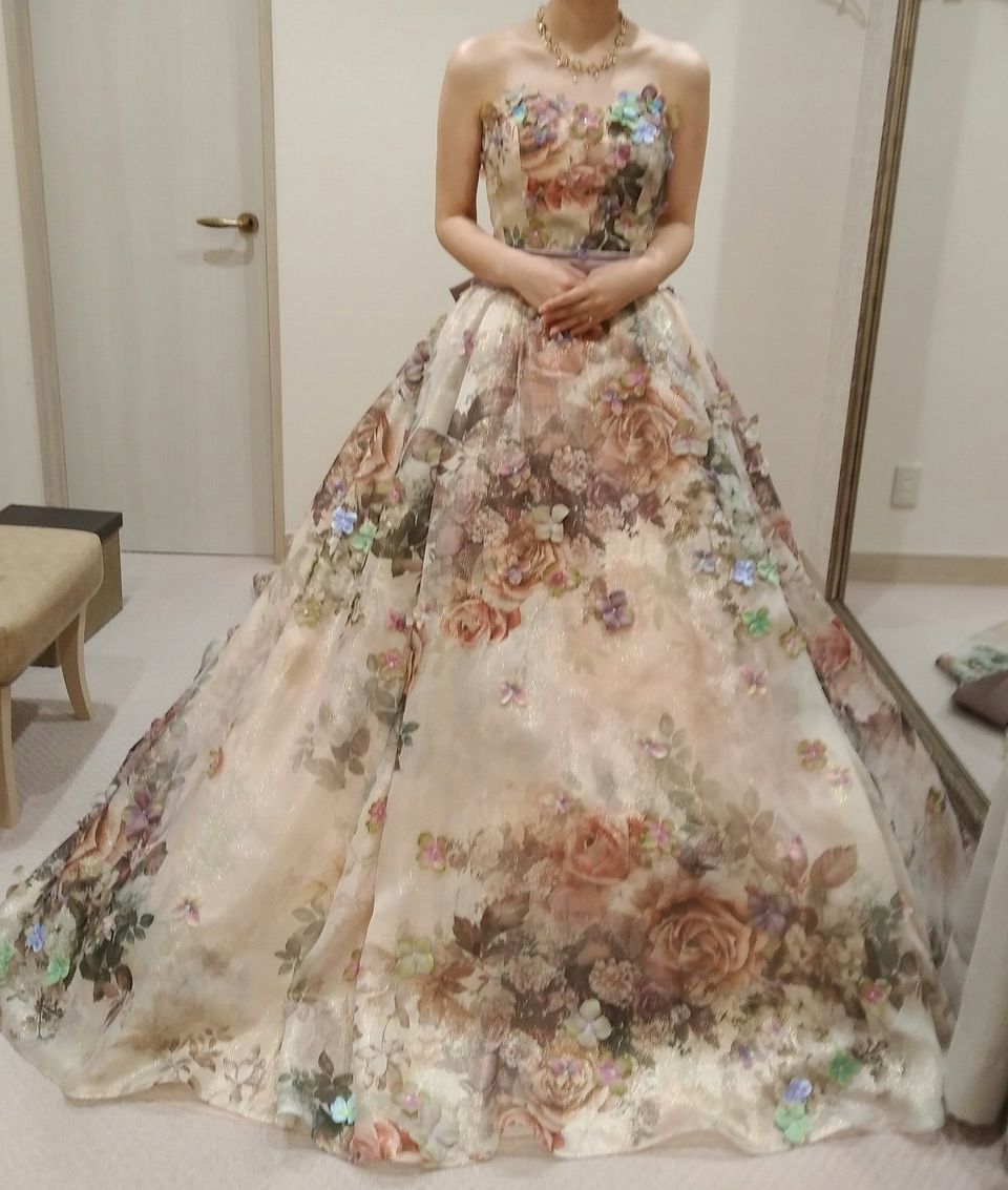 大人な花柄ドレス