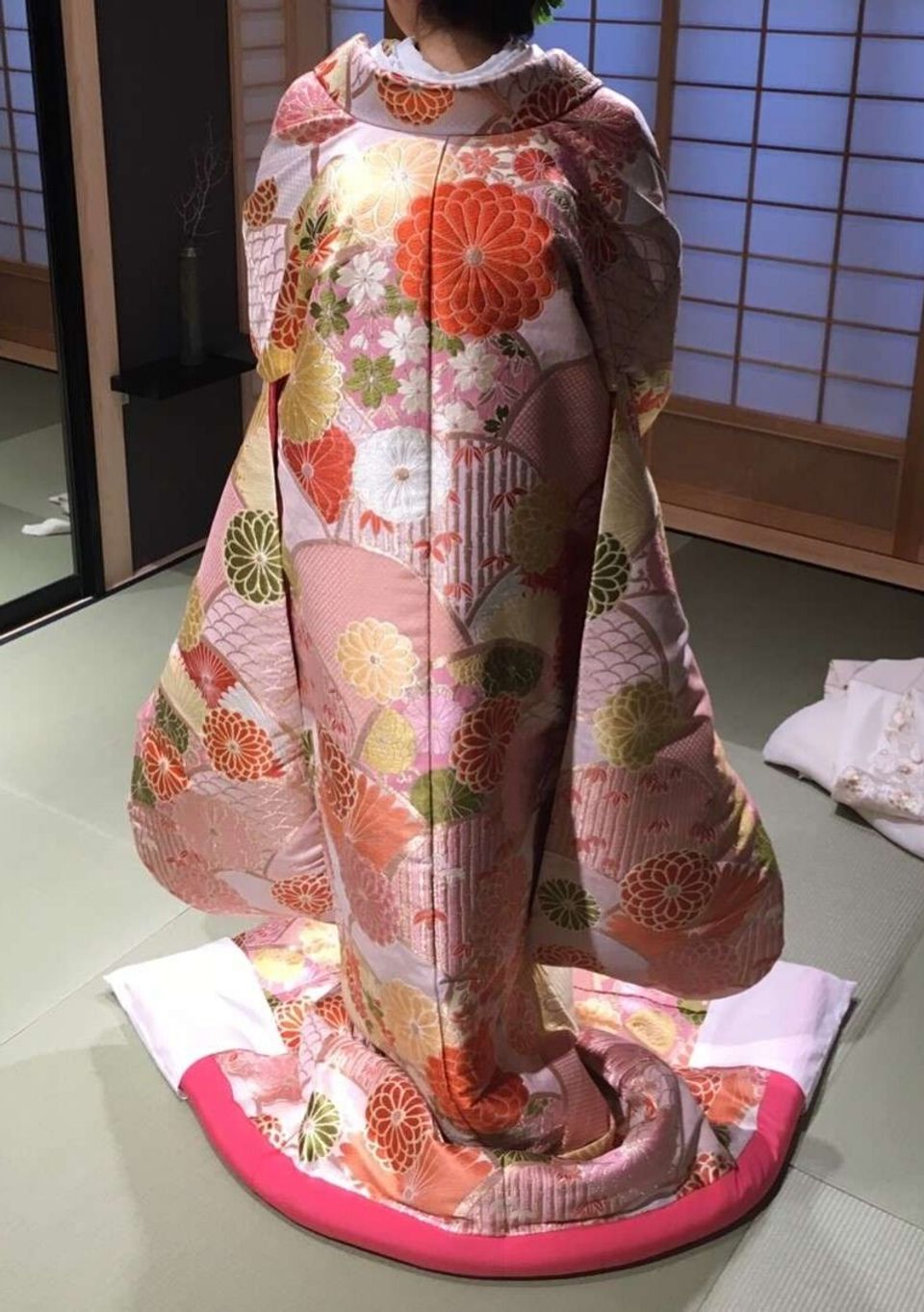 華やかなピンクの色打掛