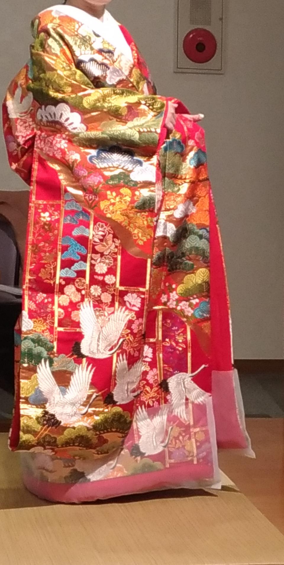古典柄の赤色打掛