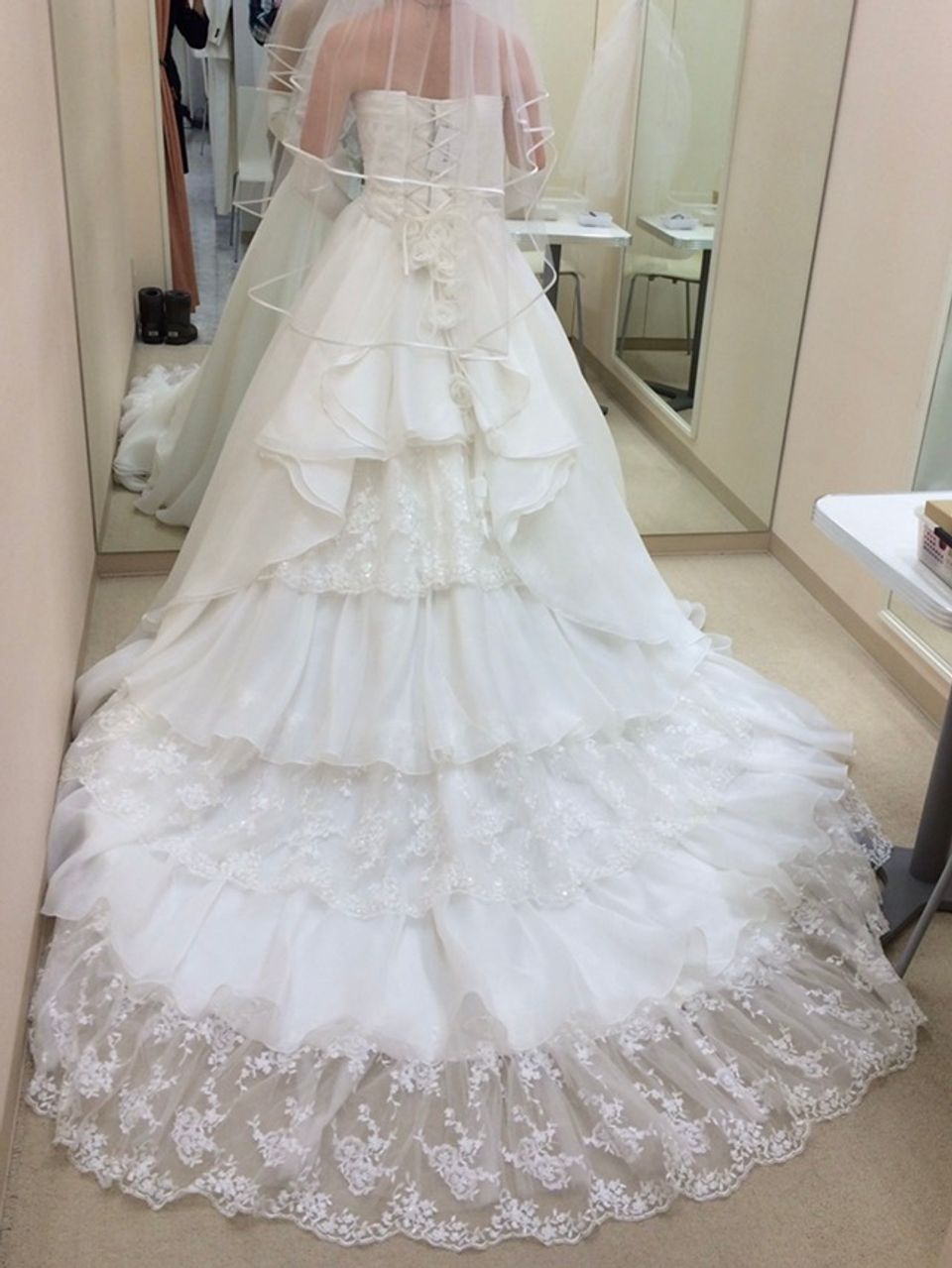 シンプルなAラインドレス