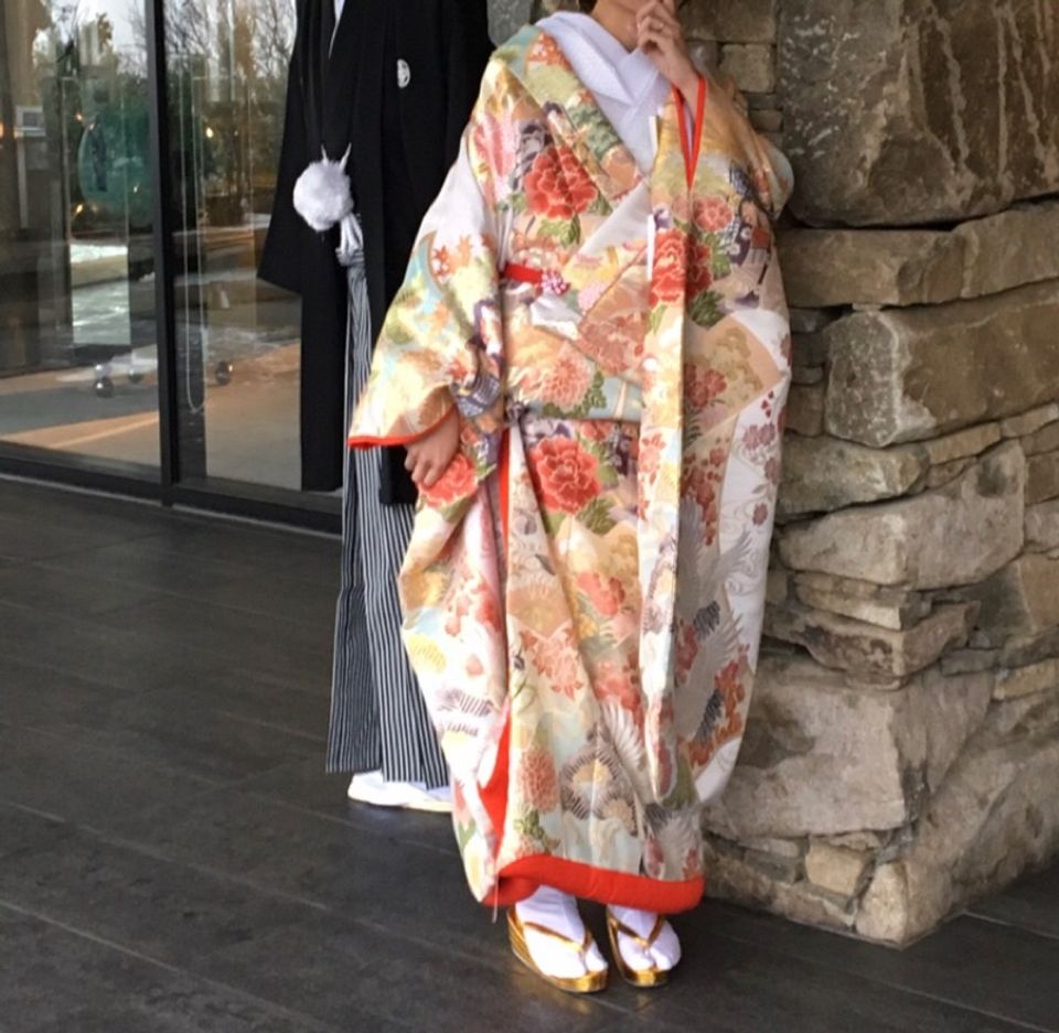 衣装負けしないなじみの良い色打掛