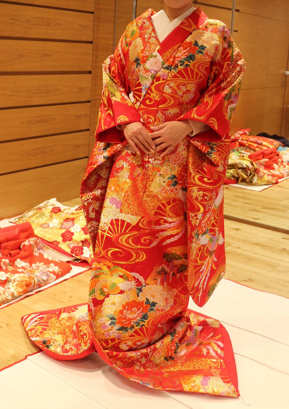 豪華で華やかな色打掛