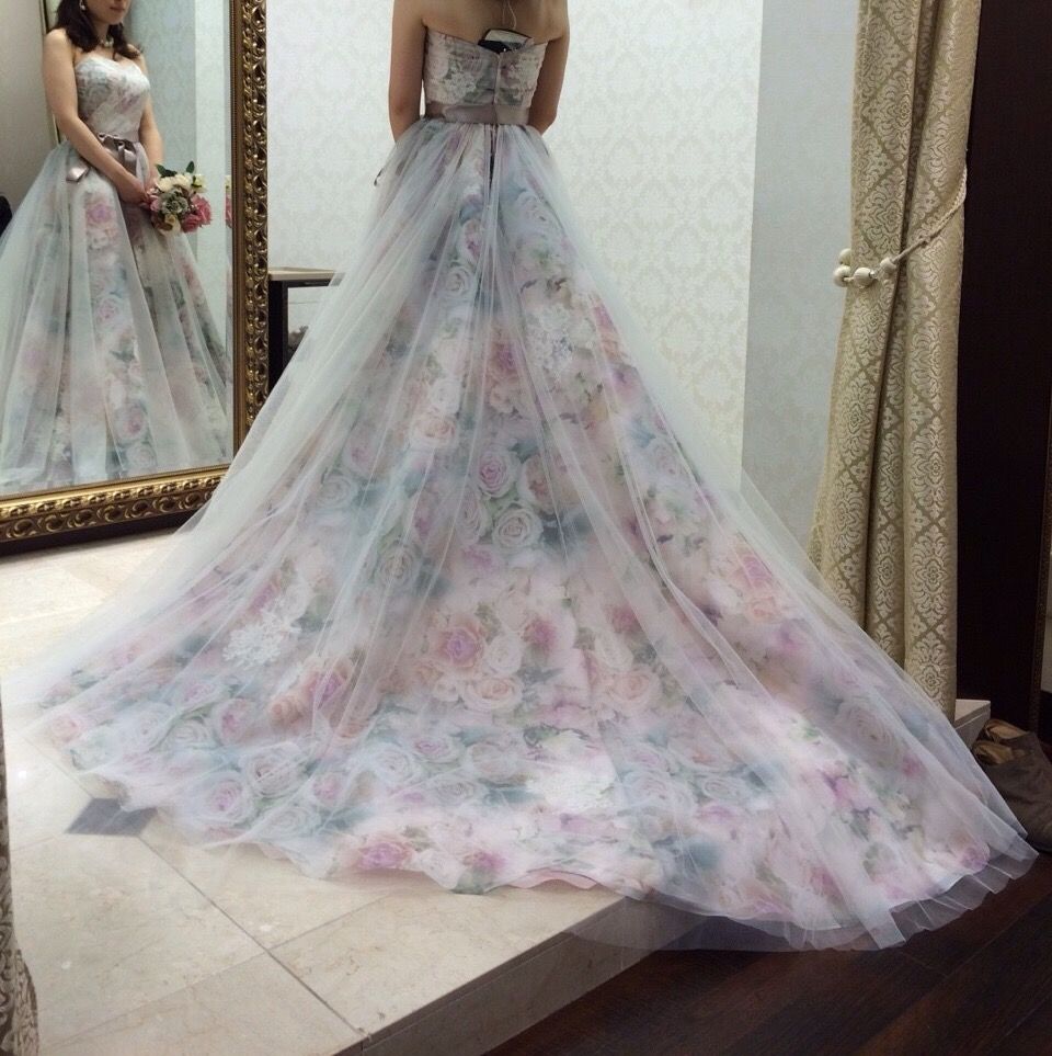 品のある花柄ドレスに一目惚れ！