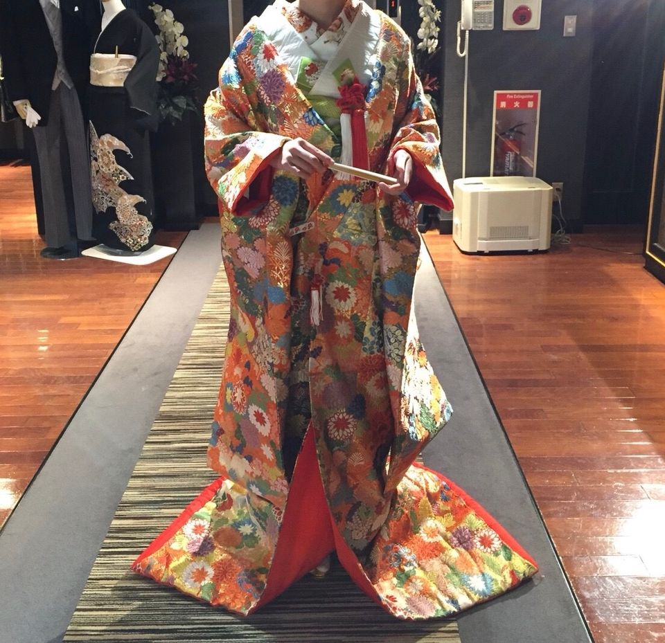 オレンジの色打掛