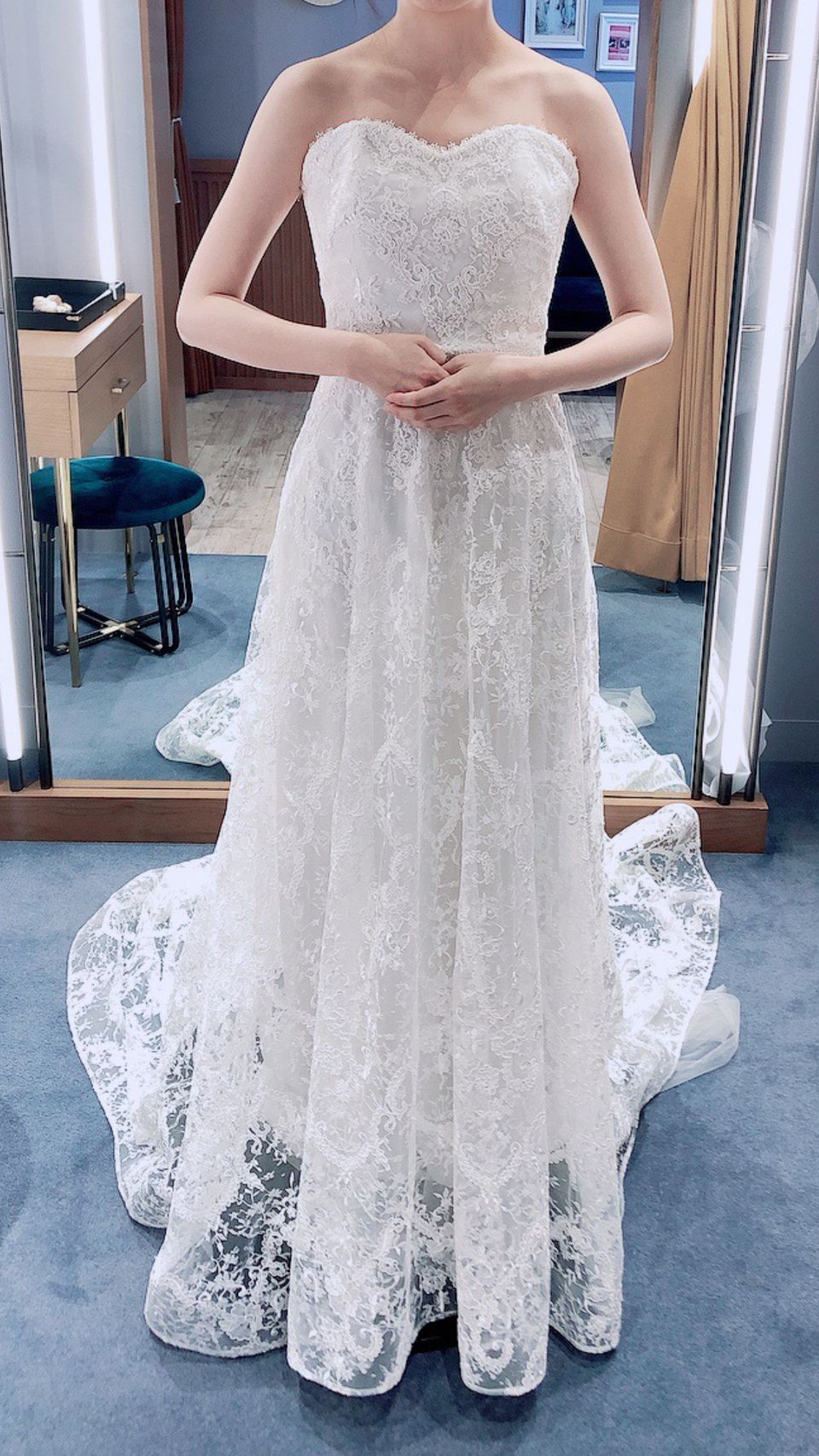 細かい刺繍で今風ドレス