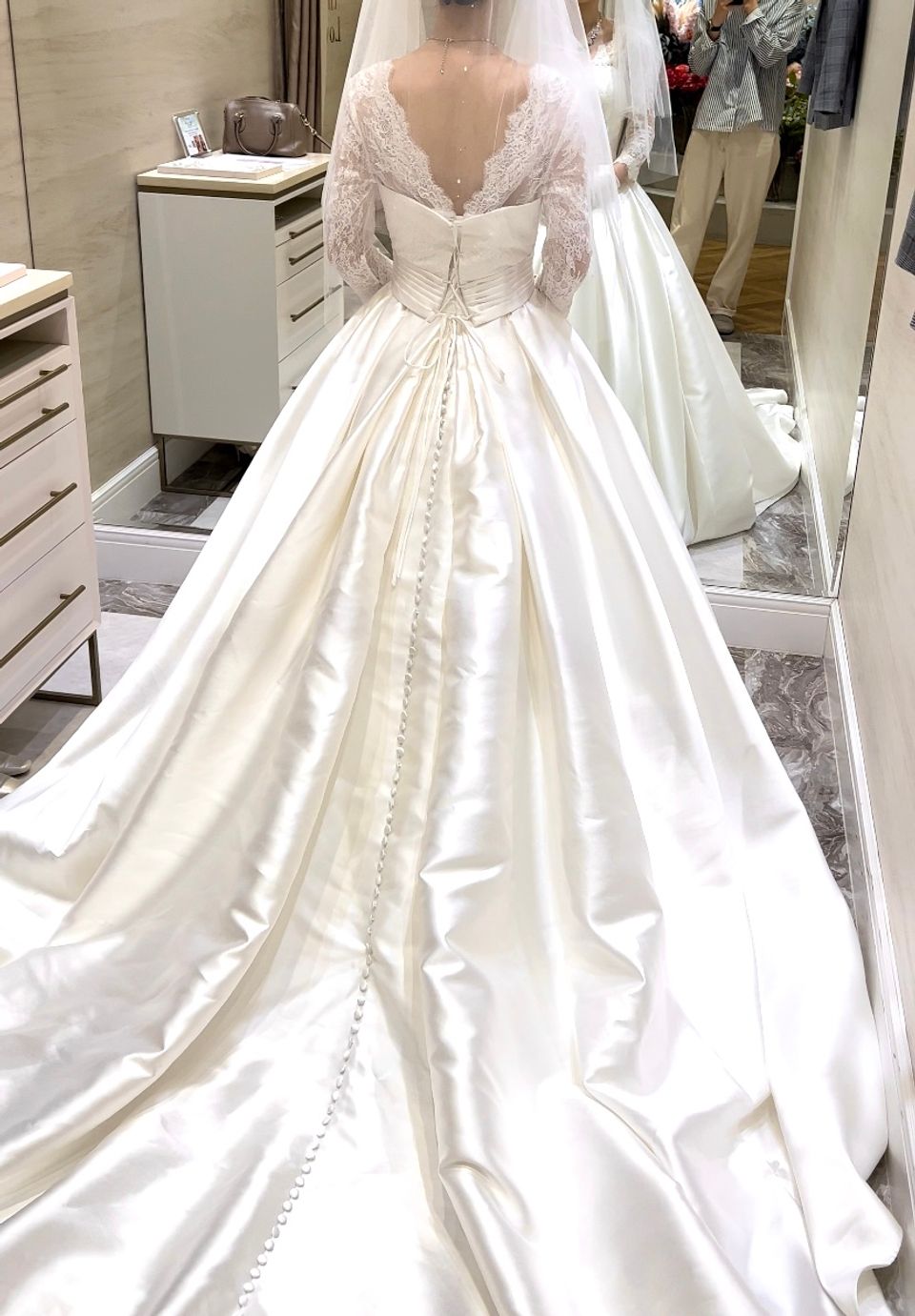 可憐で上品な花嫁さんになれるドレス！