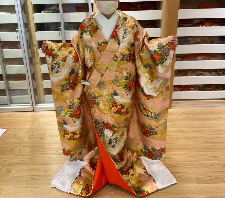 ピンクゴールド色打掛