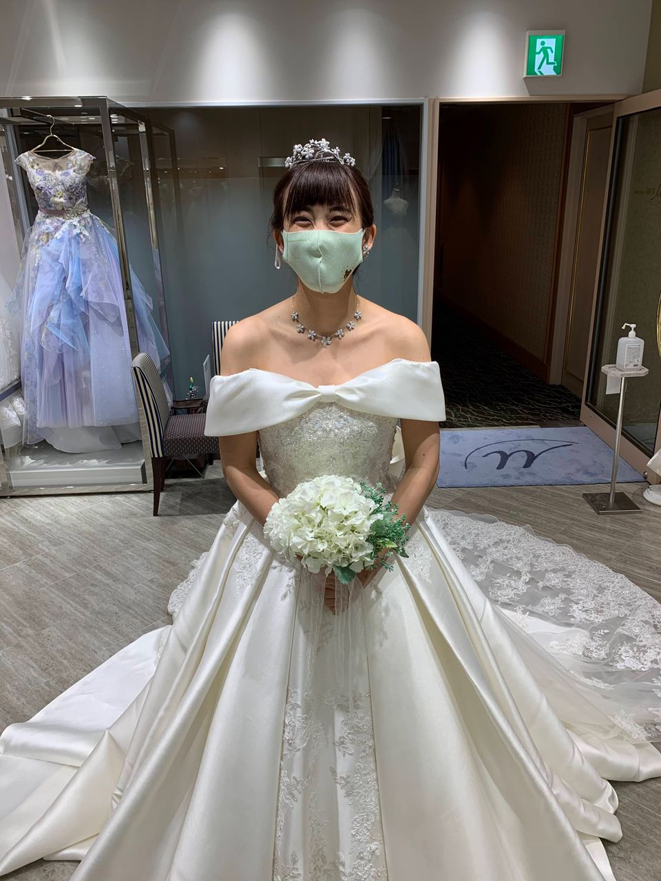 ゴージャスかつ格式高いドレス