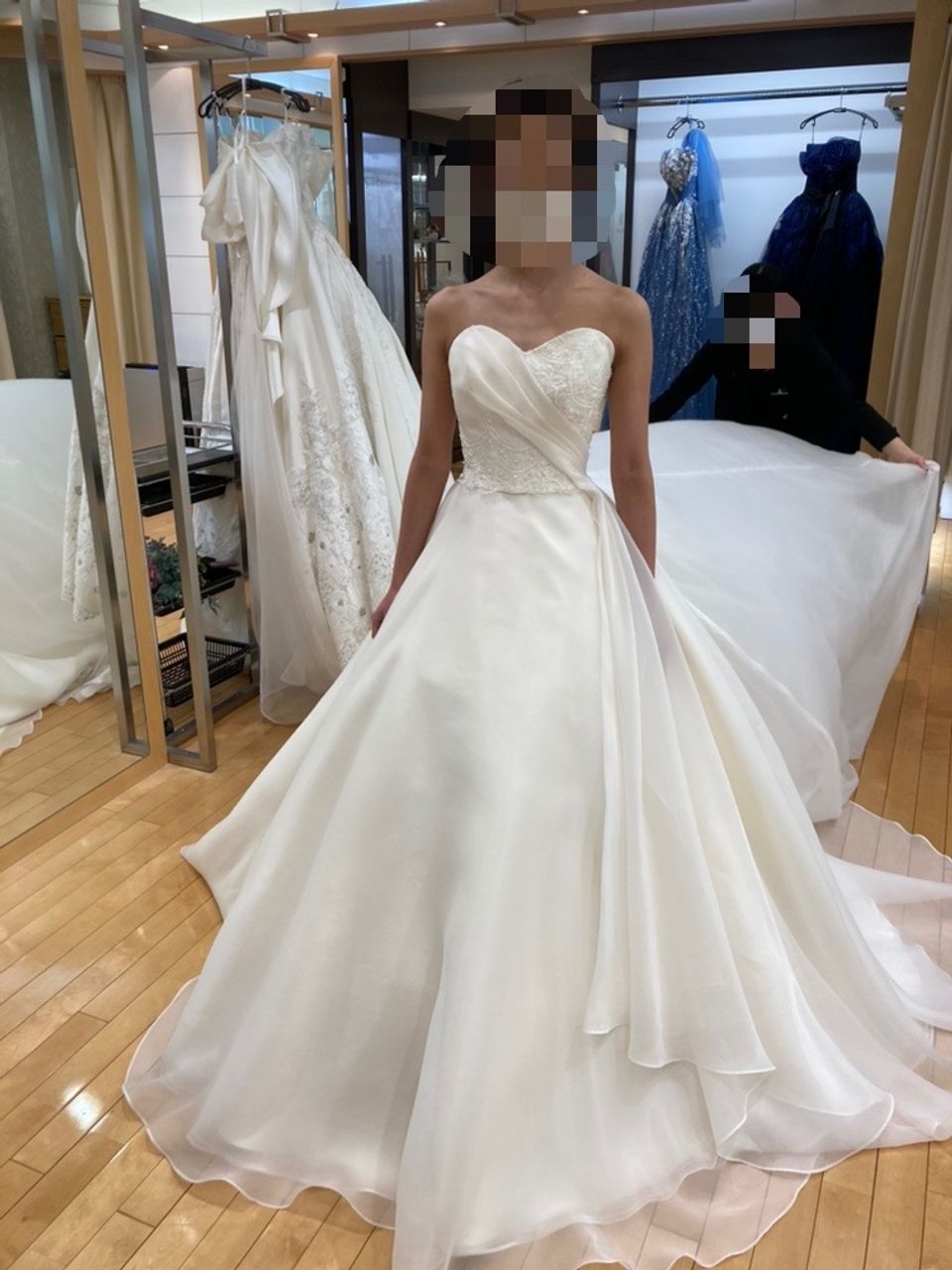 シンプルで大人ぽいドレスでした！
