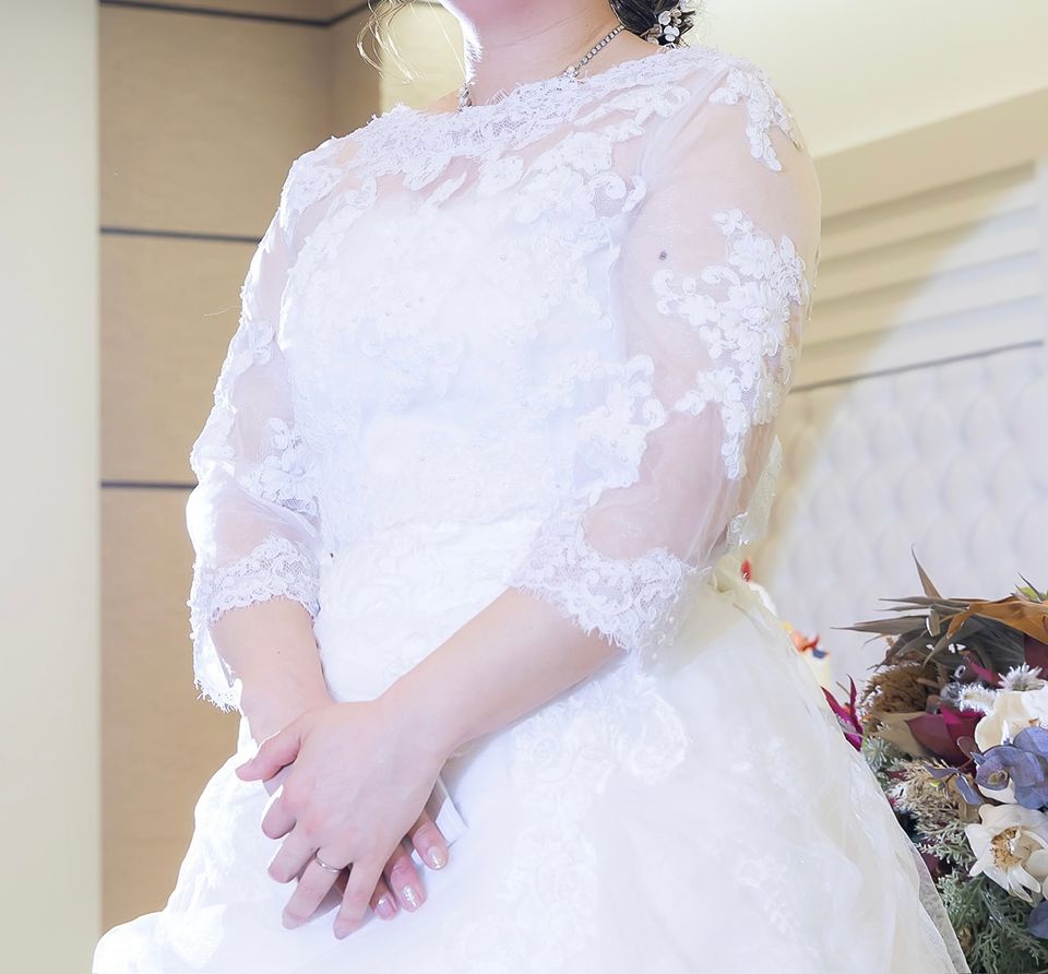 ふわっとラインの定番ドレス