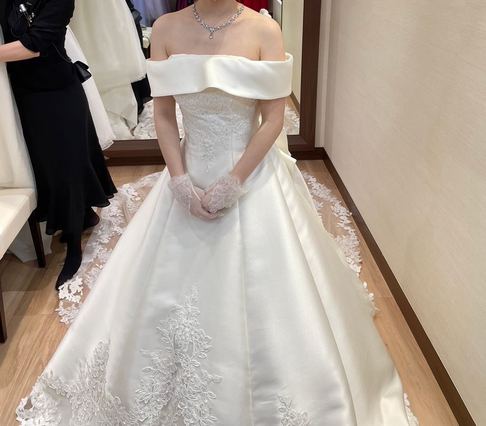 大人っぽい光沢ドレス