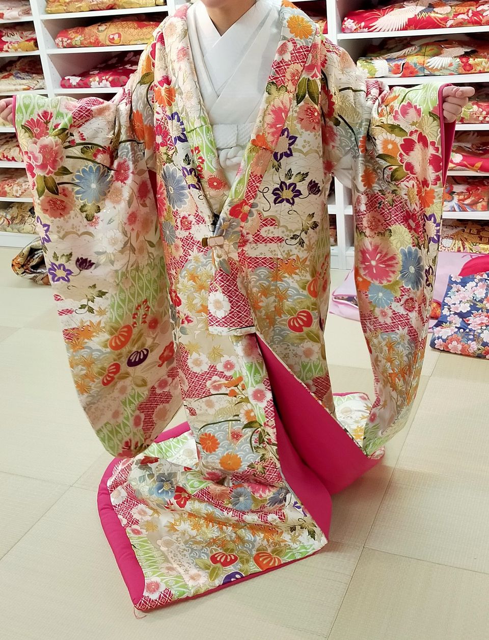 どこからみても華やかな色打掛