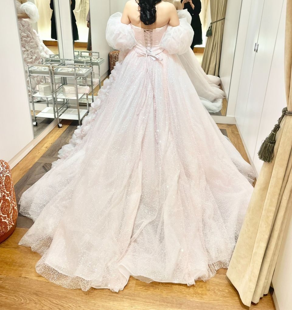 結婚式ならではの豪華衣装