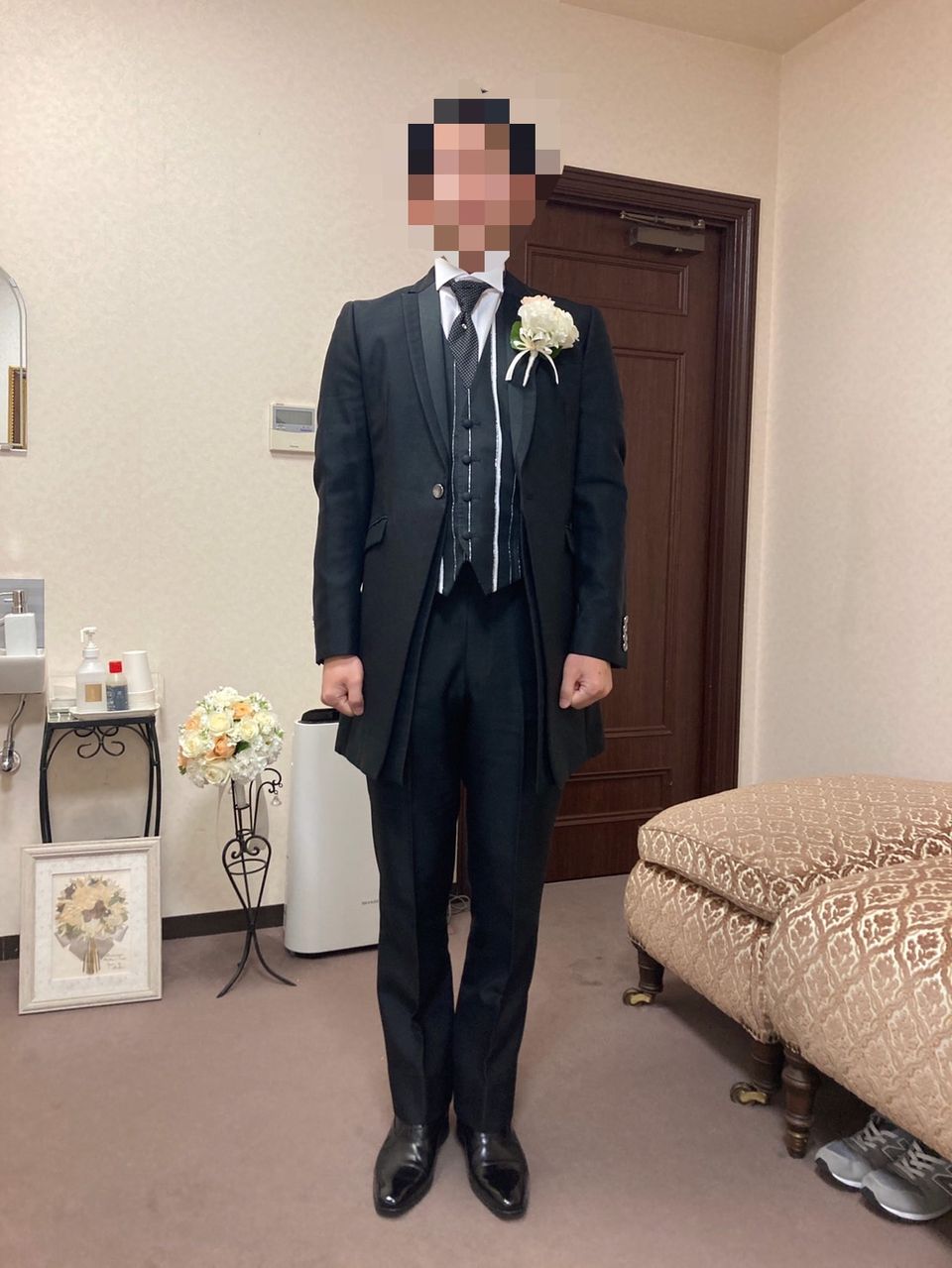 ジャケットの丈が長めで、王子様感がある。