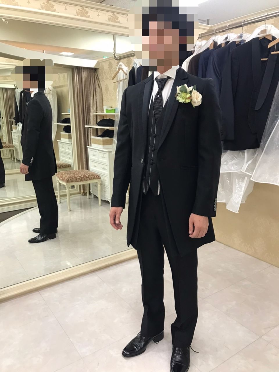 ジャケットの丈が長めで、王子様感がある。