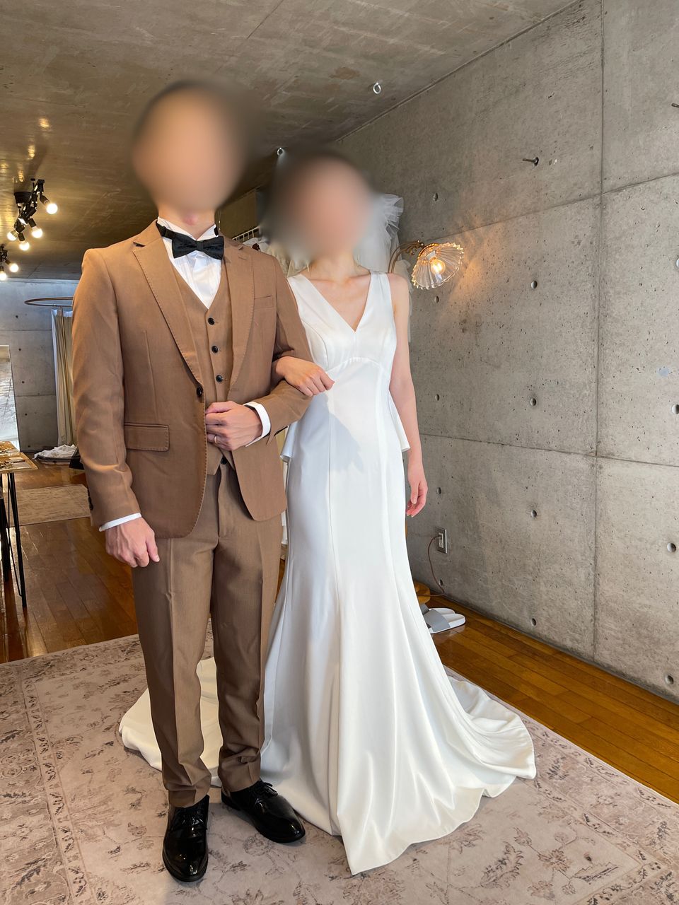 バックデザインの可愛いドレス